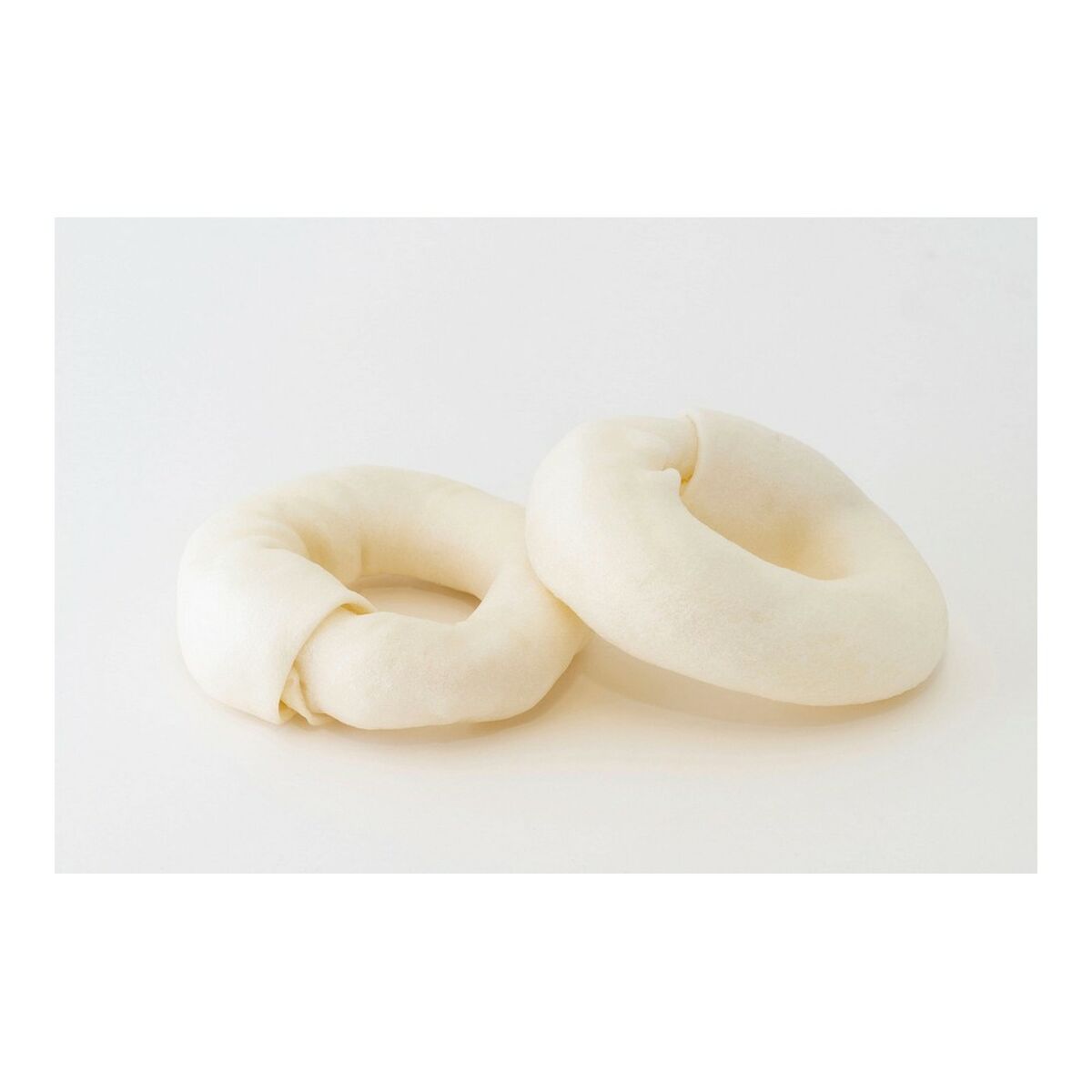 Pseća grickalica Gloria Snackys Rawhide Teletina Donut 8-9 cm